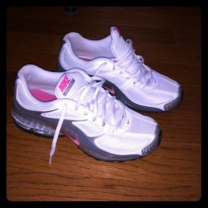 Nike REAX. 6 1/2. Vintage but like new!